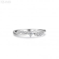 4x4mm 0.3ct Heart Moissanite diamond Pave Ring 